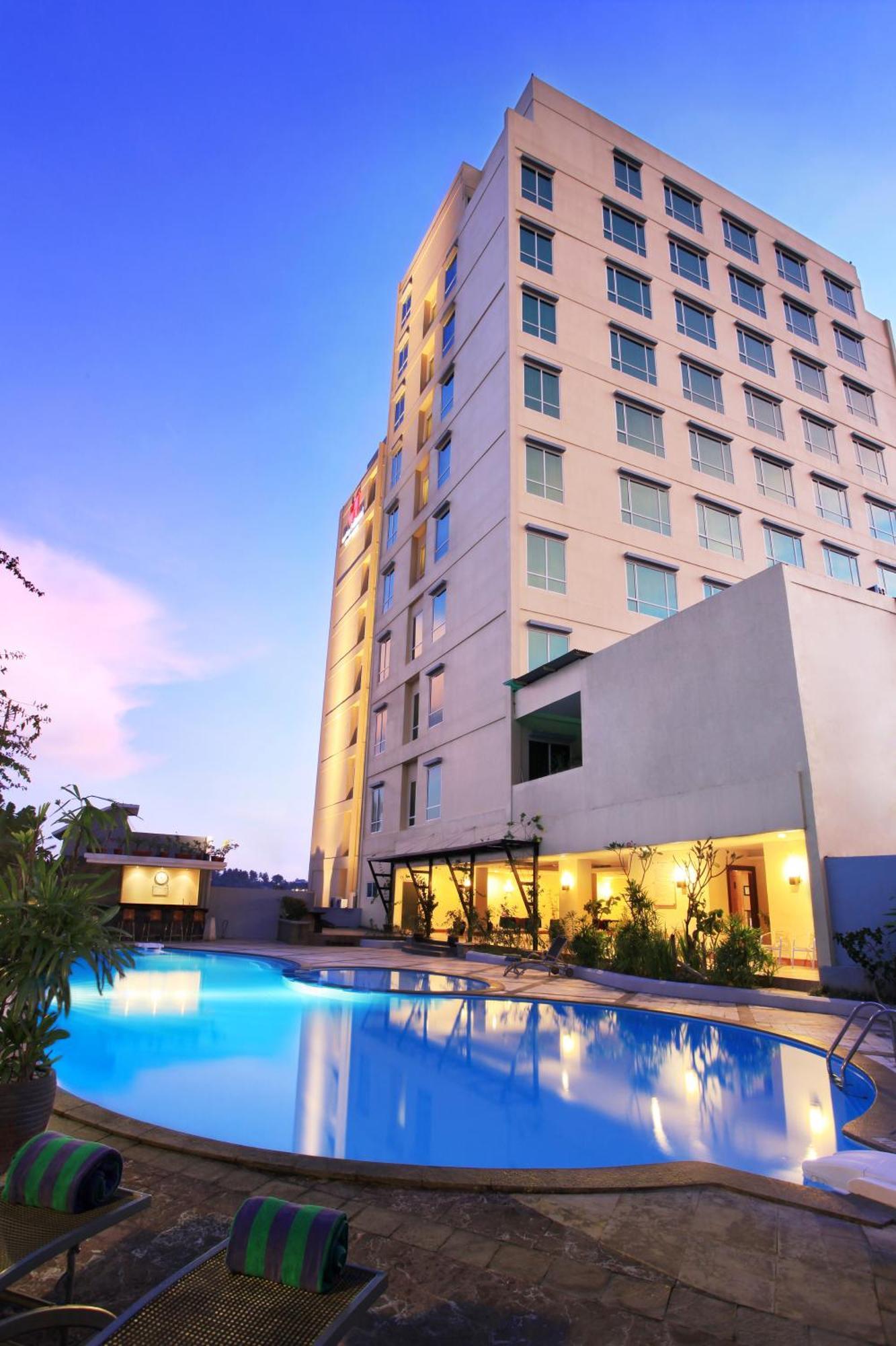 Swiss-Belhotel Maleosan Manado Exteriör bild
